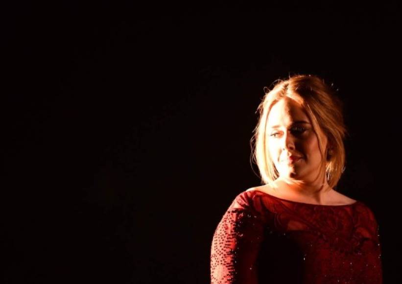 Adele cantó 'All I ask' escrita junto a Bruno Mars.