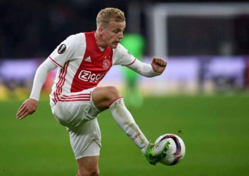 Donny van de Beek: El centrocampista holandés brilla en el Ajax y es otro de los jugadores que llegaría al Real Madrid en enero del 2020. Cuenta con 22 años de edad.