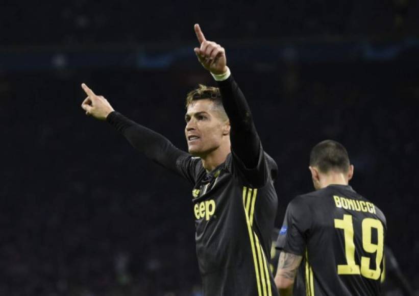 Cristiano Ronaldo llegó a su gol 125 en la historia de la Champions League. En un dato de Mister Chip, informa que el crack portugués llegó a su gol 41 en la ronda de cuartos de final, mientras que Messi solamente cuenta con 16 anotaciones.