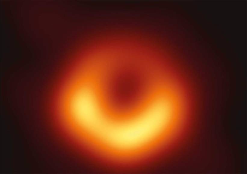 Las imágenes del primer agujero negro captado en la historia