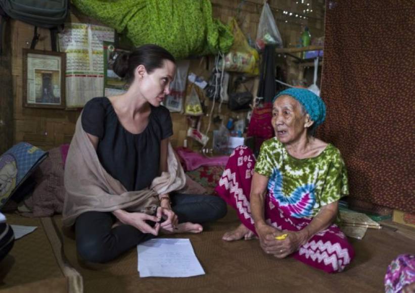 En julio Angelina Jolie visitó Myanmar como parte de las actividades que realiza con su fundación Maddox Jolie-Pitt.