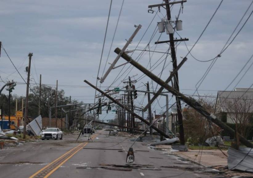 Más de medio millón de abonados carecían de energía eléctrica en la mañana en Luisiana y Texas, indicó el sitio PowerOutage.us.