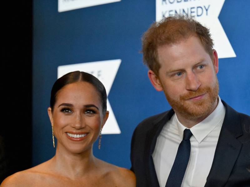El príncipe Harry y su esposa, la ex actriz estadounidense Meghan Markle, realizaron explosivas acusaciones contra la familia real británica en la esperada segunda y última entrega de su documental en Netflix este jueves.