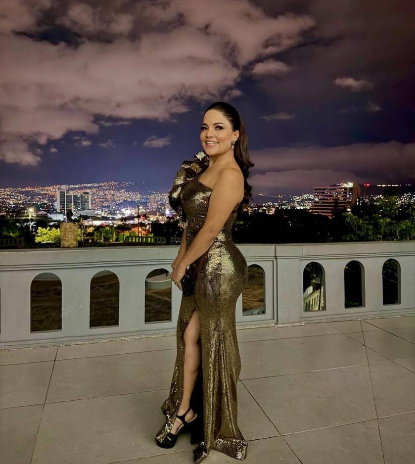 ”Con Carolina Lanza si somos amigas, somos comadres desde hace 10 años”, enfatizó.