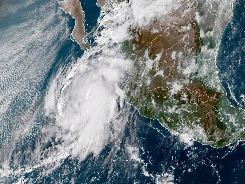 El huracán Pamela tocó tierra esta madrugada en el Pacífico mexicano.