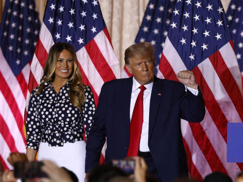 Trump anunció su candidatura para las elecciones presidenciales de 2024 acompañado de su esposa, Melania.