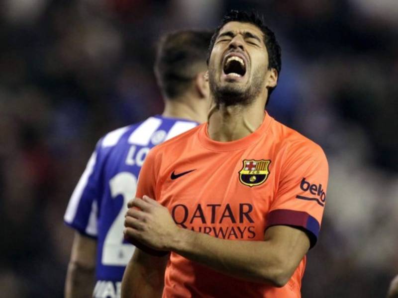 Luis Suárez tras fallar una ocasión ante el Deportivo La Coruña.