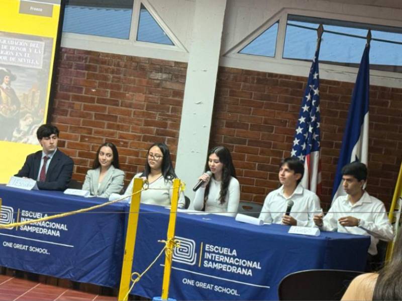 El evento combinó análisis crítico