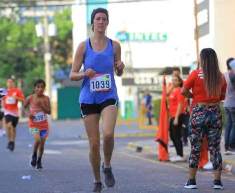 Corredoras nacionales e internaciones se han hecho presente a la 43 Maratón internacional de Diario LA PRENSA.
