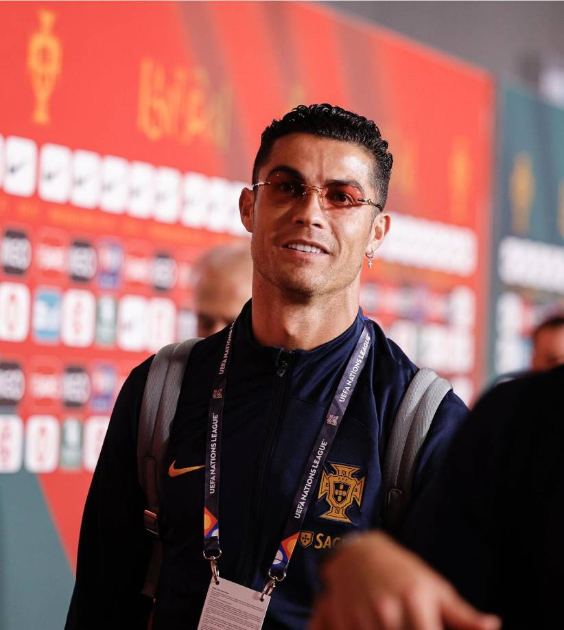 Con este look llegó Cristiano Ronaldo al estadio Municipal de Braga.