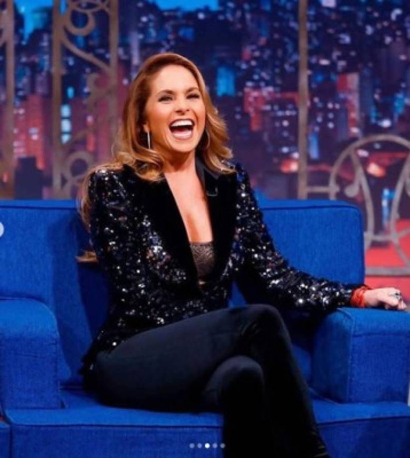 El 18 de enero de 1997 Lucero contrajo matrimonio con Manuel Mijares, con quien concibió dos hijos: José Manuel y Lucerito.