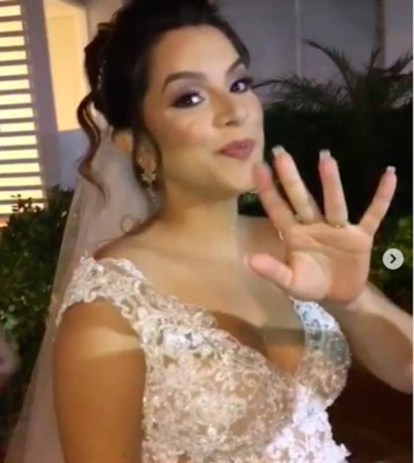 Minutos antes de entrar a la iglesia, un familiar grabó las últimas imágenes con vida de la novia donde se mostraba sonriente ante la cámara. Poco después, se desmayó.