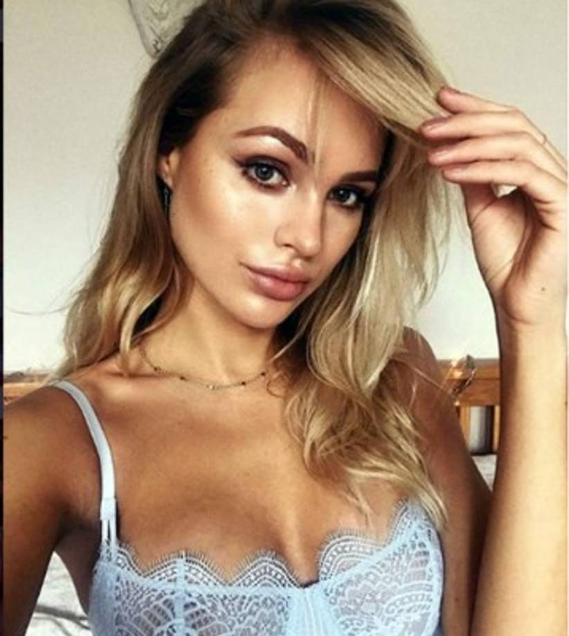 Ianthe Rose es británica, tiene 26 años y además de ser modelo de lencería, ya era conocida por haber participado en el reality televisivo 'Made in Chelsea', en un videoclip de Olly Murs y por ser la expareja del modelo británico-estadounidense Calum Best.