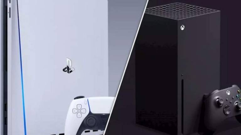 El cara a cara entre la PlayStation 5 (Sony) y la Xbox Series X (Microsoft) comenzará en noviembre, con estrategias bien estudiadas en términos de precios, características técnicas y catálogo de juegos exclusivos. Con su nueva consola y su gama de servicios asociada, Microsoft espera vengarse de Sony, que vendió el doble de PlayStation 4 que de Xbox One, desde sus respectivos lanzamientos en 2013. 