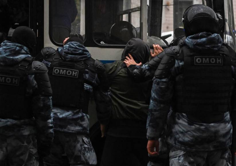La policía estuvo dispersa en rodo Moscú ante el llamado público que se hizo para protestar.