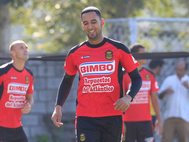 El exportero Elmer Canales falleció el viernes y su muerte ha dejado mucha consternación en familiares, amistades y en general el mundo del fútbol.