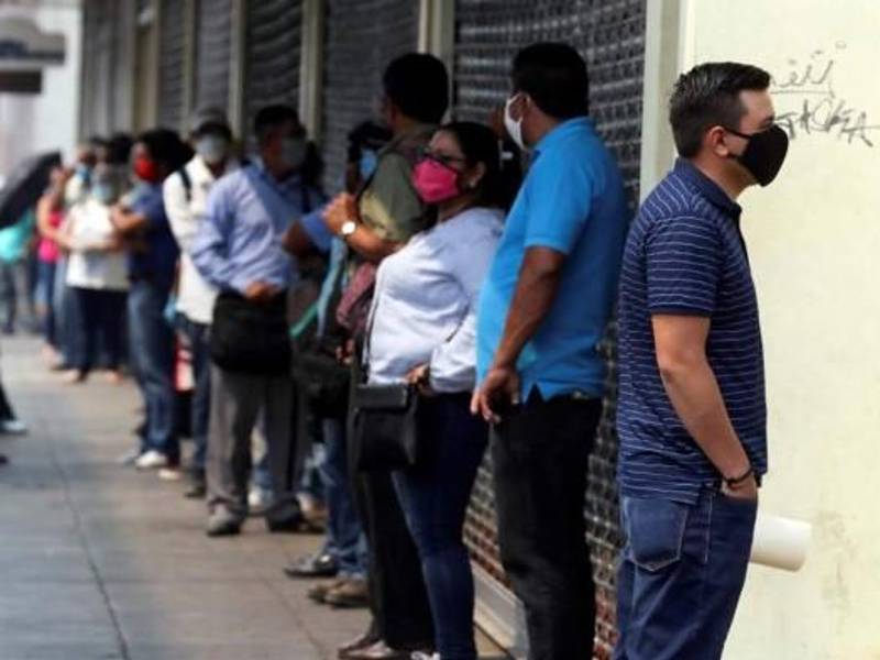 El alto costo de la vida es lo segundo que más angustia a las familias hondureñas. Imagen referencial de archivo.