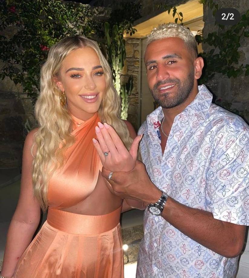 El crack del Manchester City le regaló un anillo de casi medio millón de euros a la modelo, que dio el sí quiero al jugador durante sus vacaciones en Mykonos.