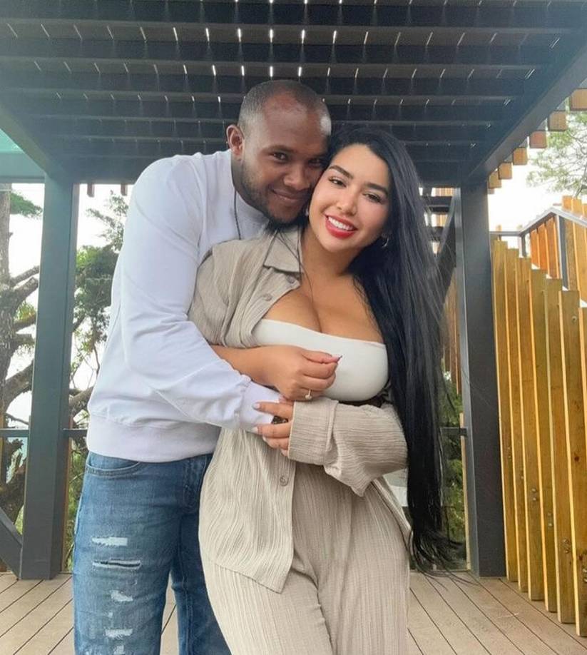 La pareja se muestra muy enamorada en las redes sociales. Empezaron la relación en 2022.