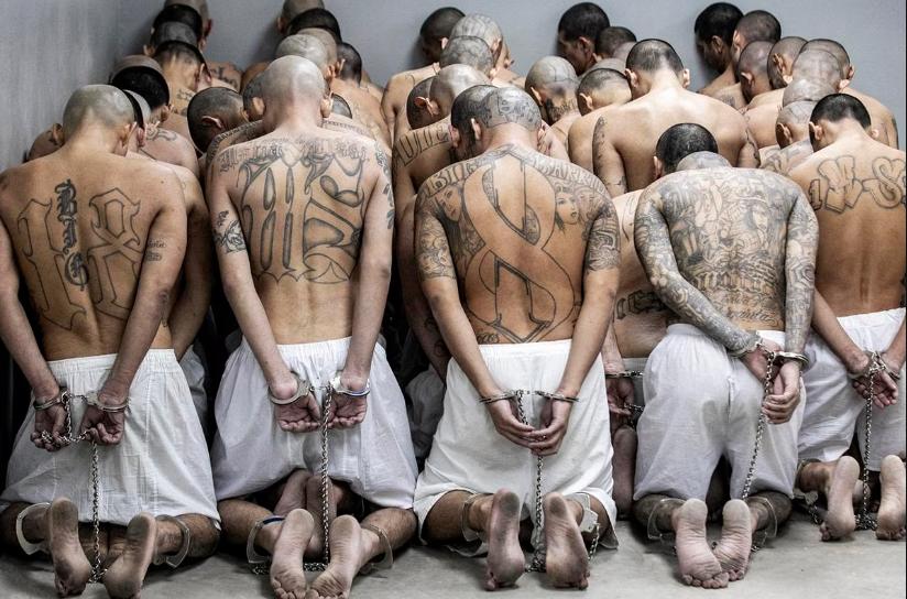 Congreso de El Salvador aprueba juicios colectivos a pandilleros