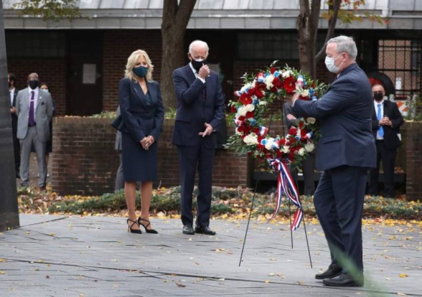 El presidente electo y su esposa, Jill, acudieron este miércoles a una ceremonia celebrada en un monumento conmemorativo de la guerra de Corea en Filadelfia (Pensilvania).