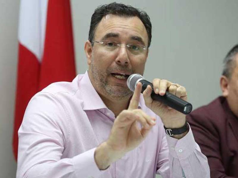 Luis Zelaya, expresidente del Consejo Central Ejecutivo del Partido Liberal (CCEPL).