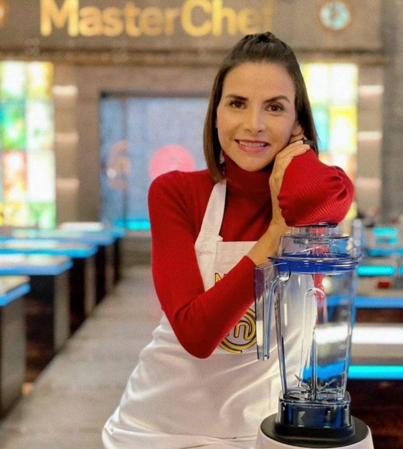 “Feliz de retomar nuevamente mi gimnasio. Saben que me caí en la bicicleta, me dieron una incapacidad de tres meses. Gracias a Dios tengo terapia médica y terapéutica (...) Así que mi rodilla... ya puedo hacerlo solita”, dijo la actriz. 