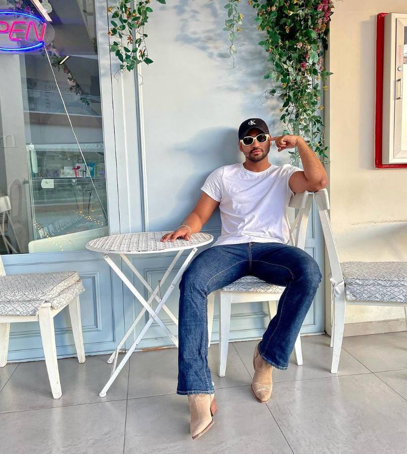 Celso se desempeña como modelo también, trabajando para diferentes marcas nacionales e internacionales. 