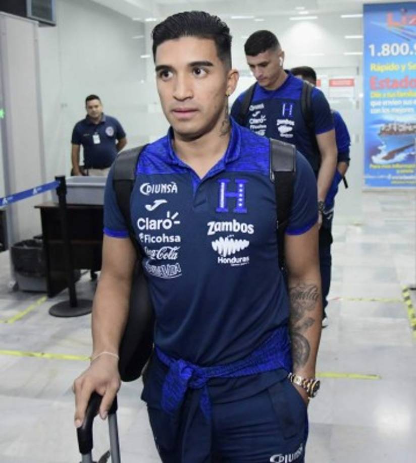 Michaell Chirinos: El delantero hondureño anunció este miércoles que posiblemente vuelva al Olimpia para disputar el Apertura 2019 de la Liga Nacional. 'Me invitaron a trabajar en Olimpia, si no sale nada me quedo en el Olimpia', dijo el ex jugador que militó en la campaña pasada en el Lobos BUAP de México.