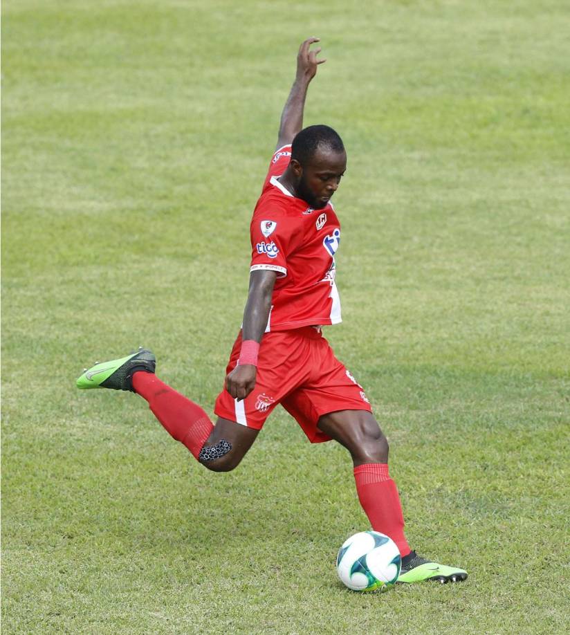 Gerson Chávez (Vida, mediocampista).