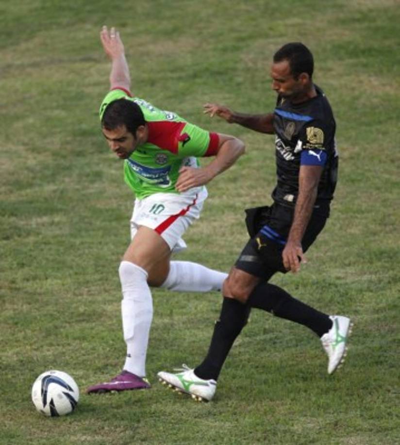 Fabio De Souza: Fue el capitán del Olimpia. Defensa central.