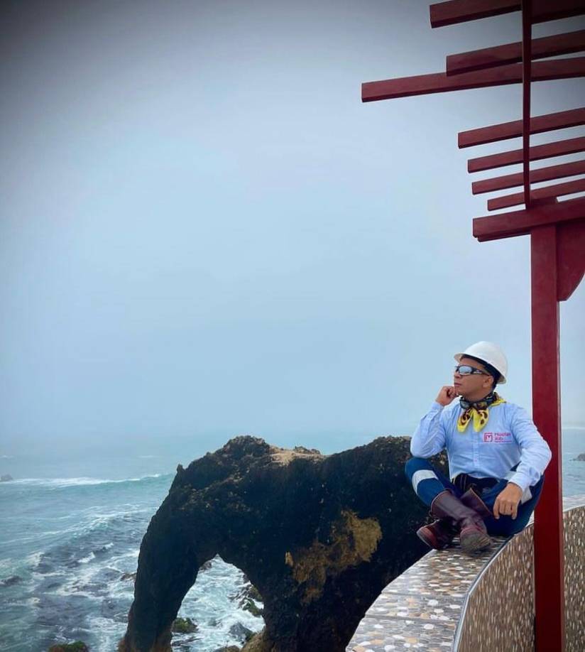 Según medios locales, Pinedo contrajo dengue hace un par de semanas mientras viajaba por las Amazonas.