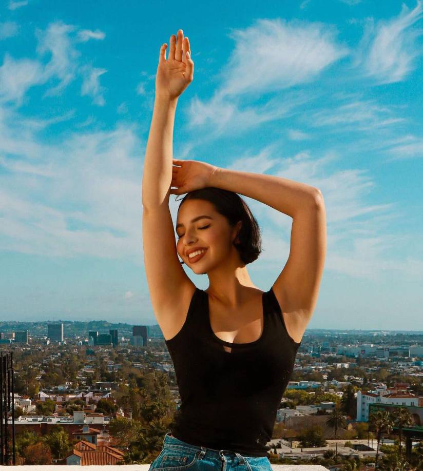 Ángela Aguilar con tan solo 20 años goza una de una alta popularidad musical en México y el mundo. 