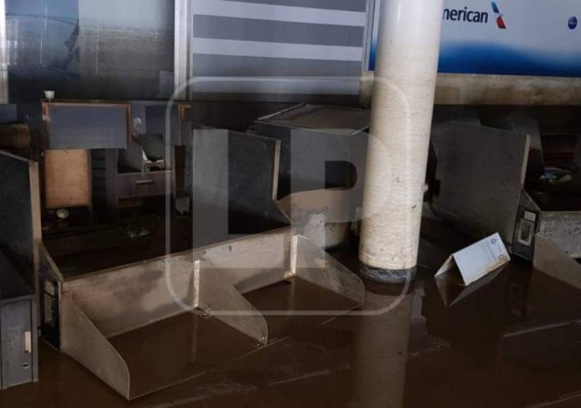 Primeras imágenes del interior del aeropuerto de San Pedro Sula tras el paso de Eta