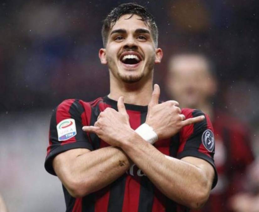 André Silva: En España dan como un hecho la llegada del delantero portugués al Sevilla por lo que dejará al AC Milan.