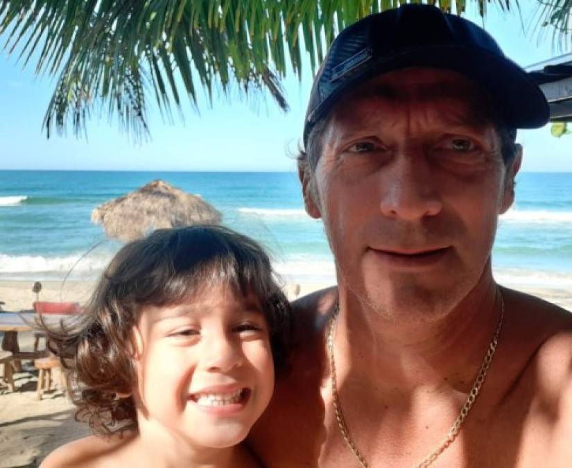 Pedro Troglio: El DT del Olimpia junto a su familia se desplazó a la hermosa ciudad de Tela.