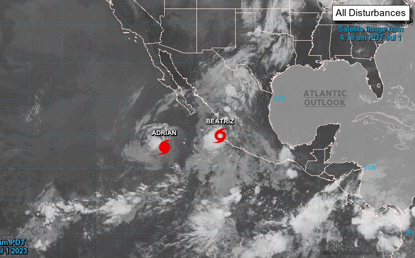 Huracán Beatriz avanza frente a la costa mexicana provocando fuertes lluvias