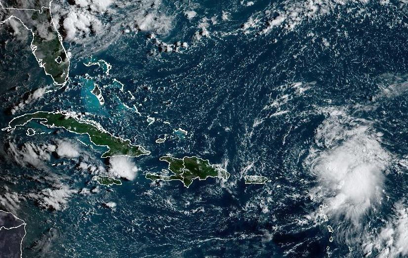 Tormenta Earl deja inundaciones en Puerto Rico antes de convertirse en huracán