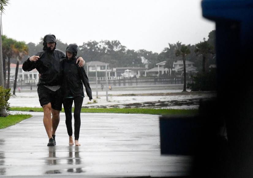 Ian girará hacia el norte el viernes y se acercará a la costa noreste de Florida, además de las costas de Georgia y Carolina del Sur el viernes por la tarde.