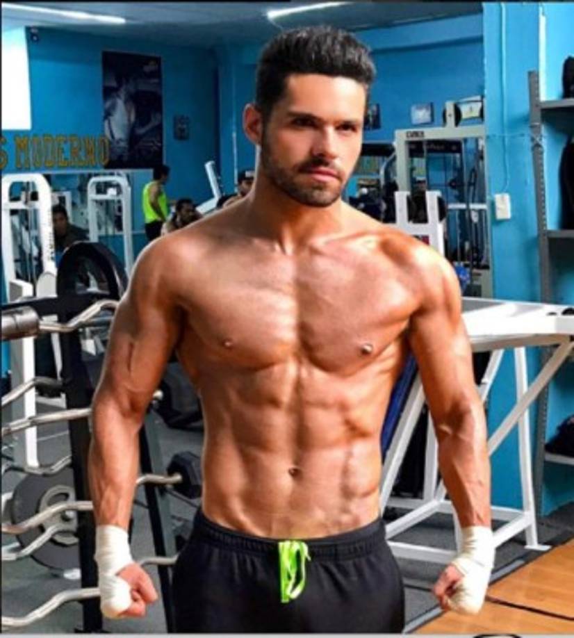 Ahora el actor es un galán de telenovelas.