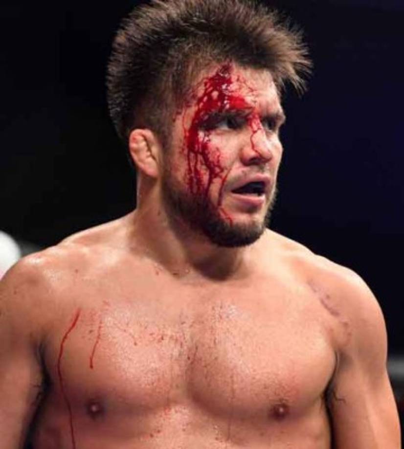 Tras su victoria por nocaut técnico ante Dominick Cruz, el doble campeón de UFC Henry Cejudo, sorprendió a todos anunciando su retiro. 'Me retiro de la UFC. Tengo 33 años, estoy feliz con mi carrera. Soy el mejor libra por libra de todos.Triple C llegó a su fin, no tendrán que volver a escucharme', dijo .