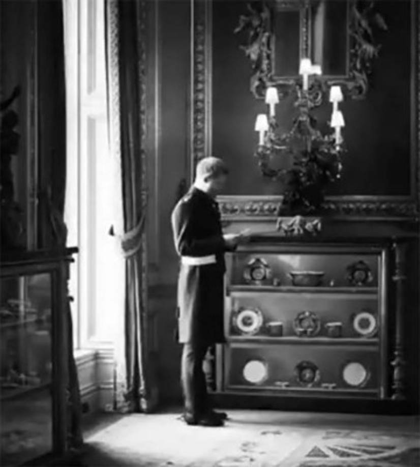 Harry en uno de los salones de la Capilla de San Jorge en los terrenos del Castillo de Windsor.