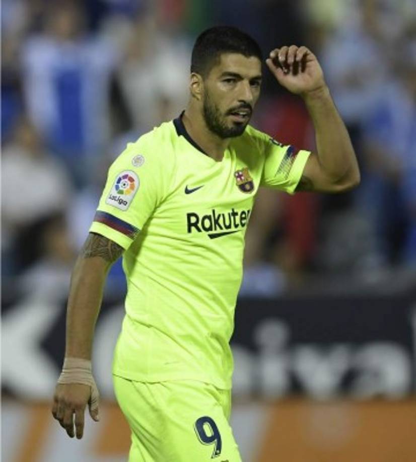 Luis Suárez entró de cambio y tampoco hizo nada en el partido.