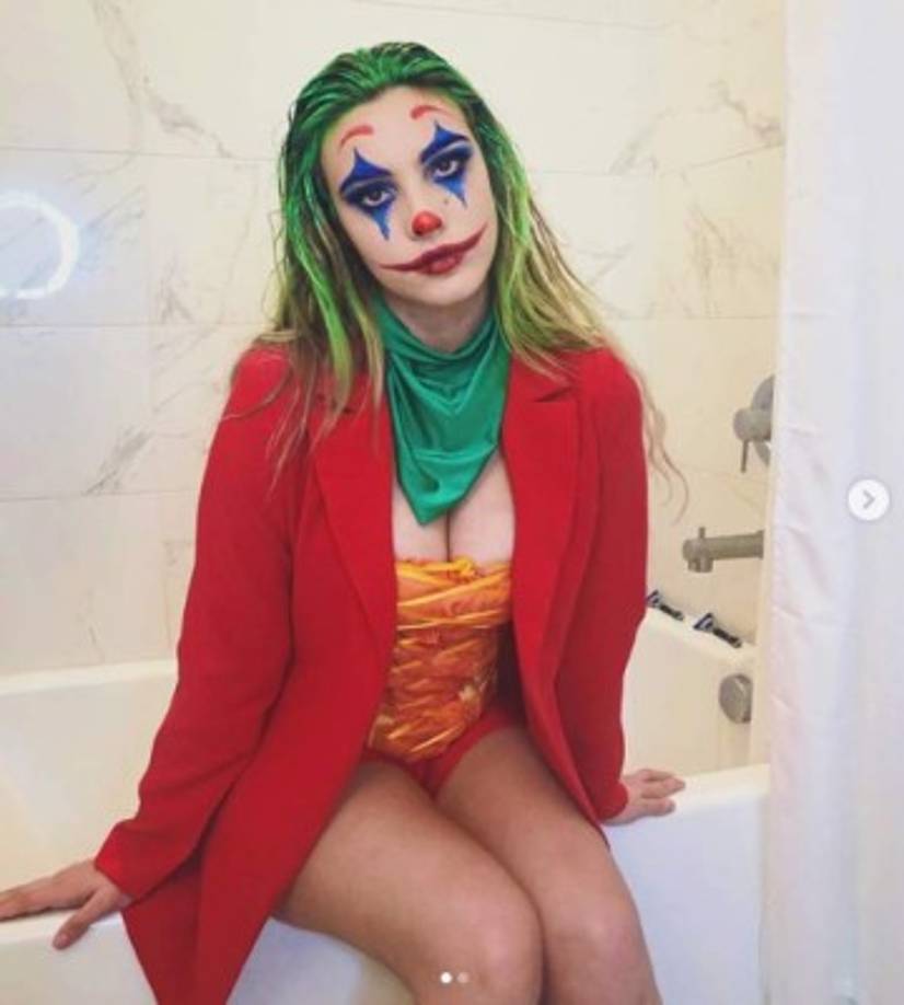 Pero la caracterización más popular del momento es esta en la que luce como Joker (Guasón). Lele aprovechó el estreno de la película para mostrar su propia versión.