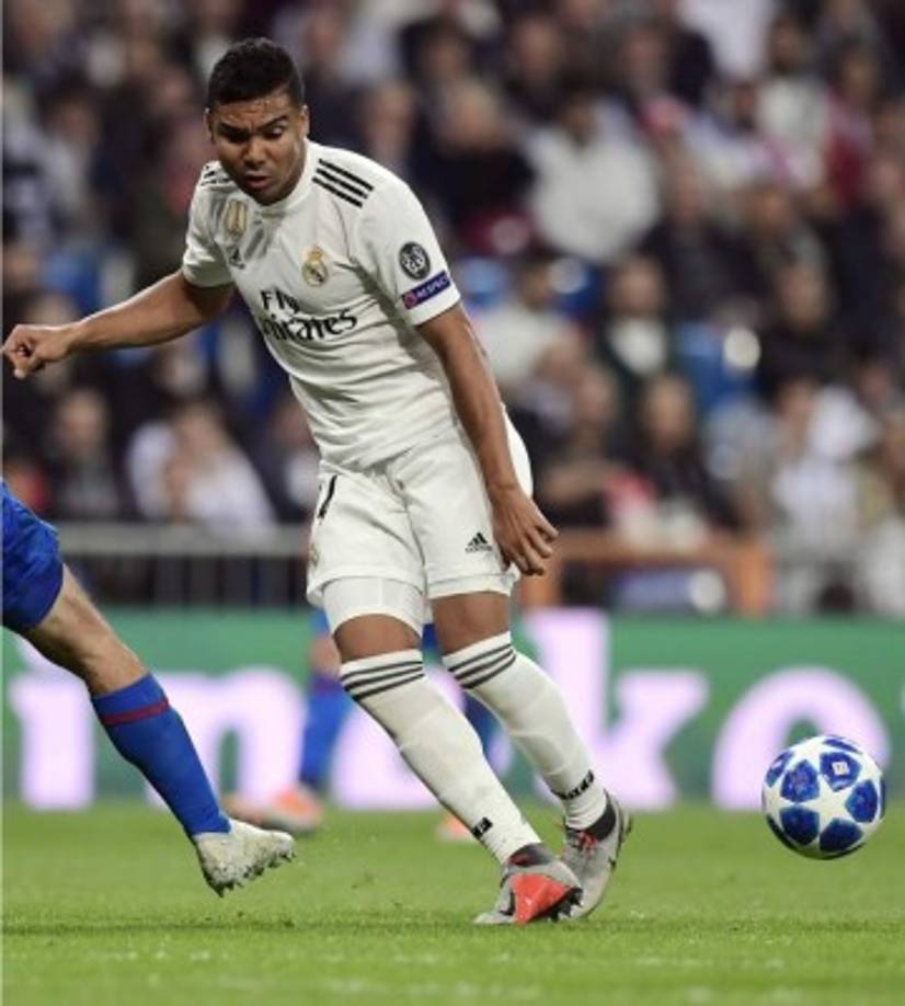Casemiro - Como sucedió con Zidane, Casemiro es el ‘tapón’ de Lopetegui. Jugador de enorme despliegue, este año, como sucede con el resto de compañeros, está brillando menos en su labor de lo habitual. Su desempeño en el centro del campo será clave en el clásico.