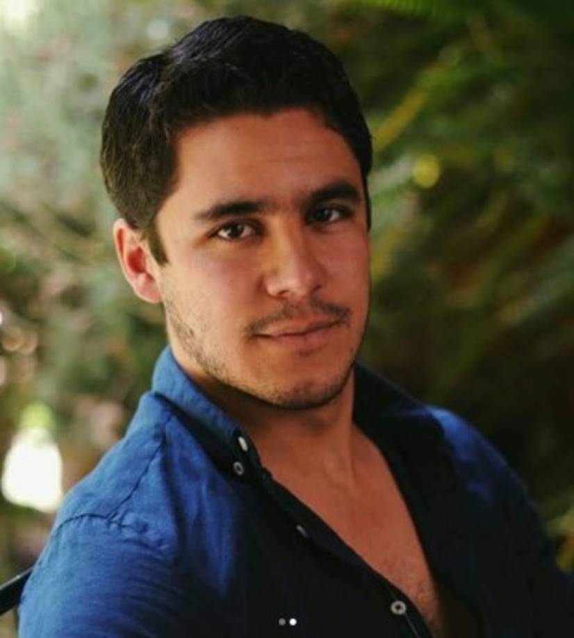 Padre e hijo mantienen una excelente relación que disfrutan de compartir en las redes sociales. <br/><br/>Para Capetillo su hijo mayor fue el primer gran regalo que recibió junto a su esposa Biby Gaytán.