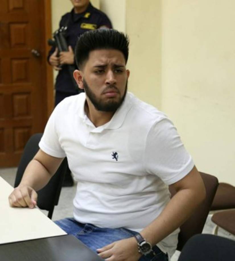 La fiscalía acusa al joven de asesinato del fiscal Eguigure.