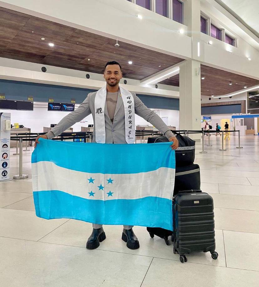 Es líder del proyecto social Mundo Marketing, iniciativa diseñada para conectar a jóvenes estudiantes de marketing con pequeñas empresas locales y emprendedores, apoyándolos en el desarrollo y fortalecimiento de sus negocios. Este proyecto impulsa el desarrollo económico local y ofrece a los estudiantes la oportunidad de aplicar sus conocimientos en situaciones reales.