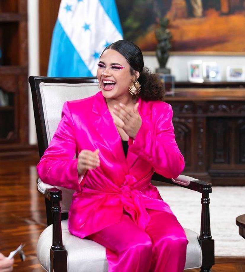 La joven se mostró muy alegre y agradecida durante su encuentro con la presidenta. 