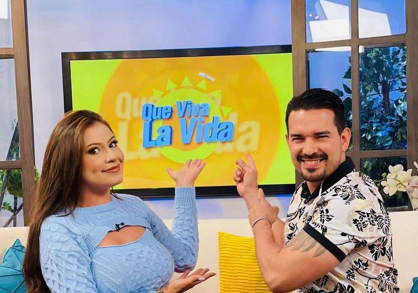 Posteriormente ambos se pronunciaron públicamente para aclarar la situación y dijeron que entre ellos no existe ninguna relación amorosa. 